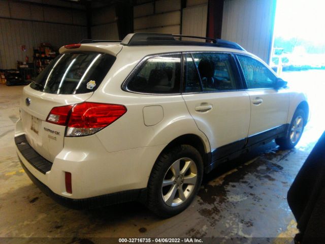 Photo 3 VIN: 4S4BRBAC3E3293073 - SUBARU OUTBACK 