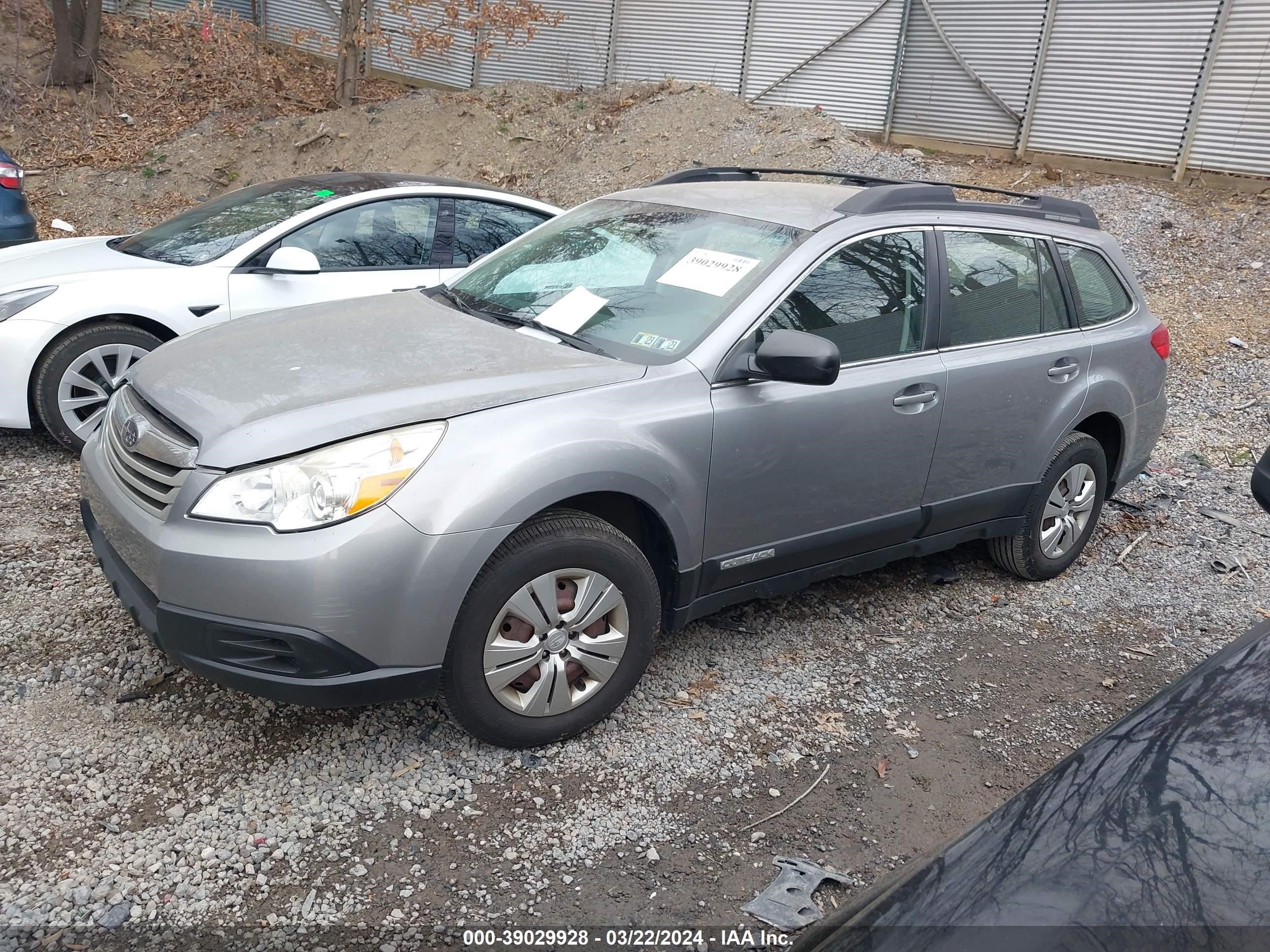 Photo 1 VIN: 4S4BRBAC4A3315334 - SUBARU OUTBACK 