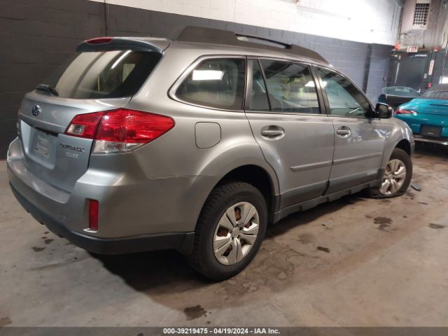 Photo 3 VIN: 4S4BRBAC4B3435216 - SUBARU OUTBACK 