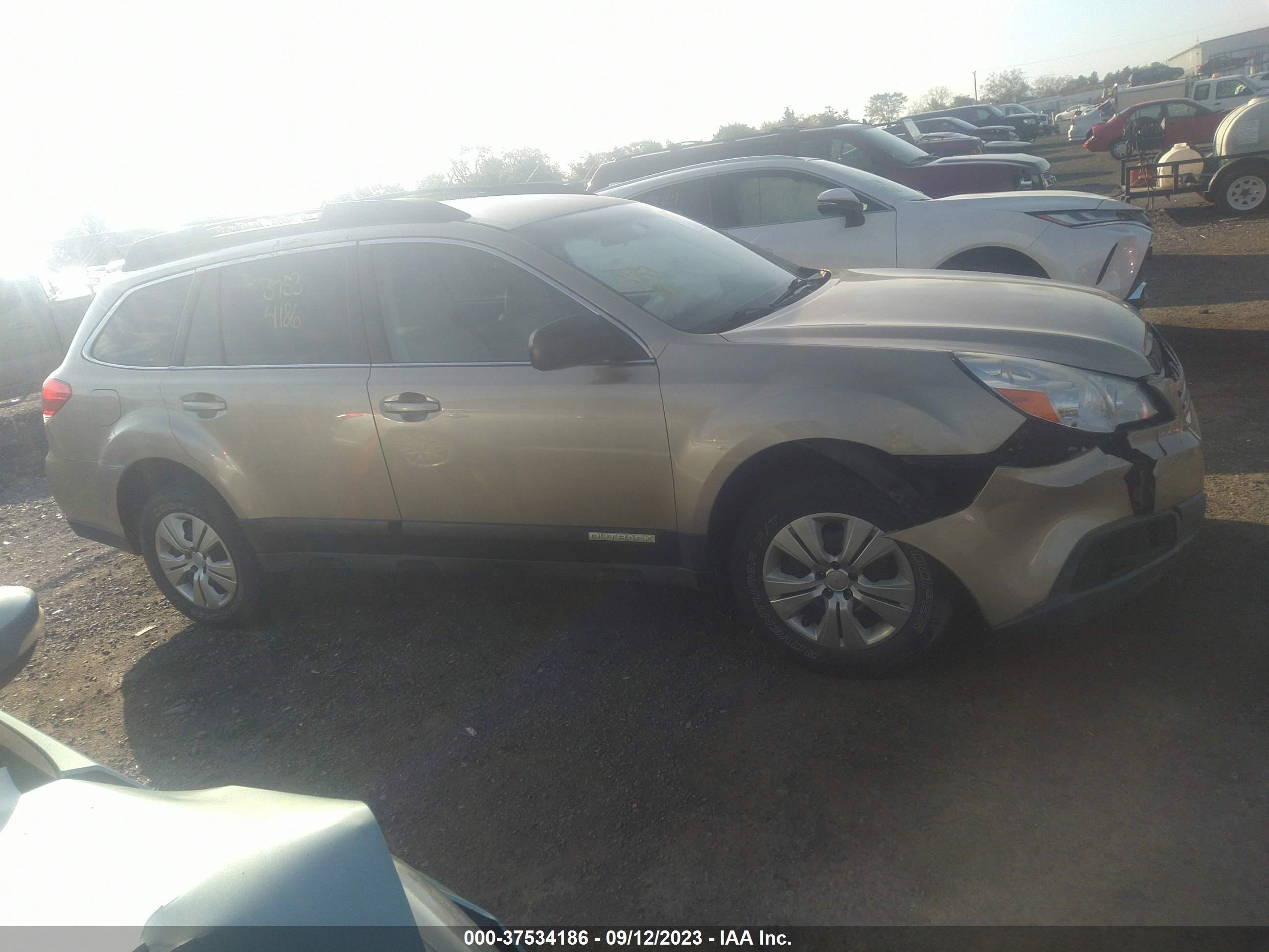 Photo 12 VIN: 4S4BRBAC6A1320059 - SUBARU OUTBACK 