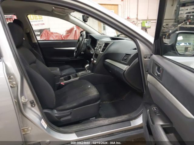 Photo 4 VIN: 4S4BRBAC6A3384798 - SUBARU OUTBACK 