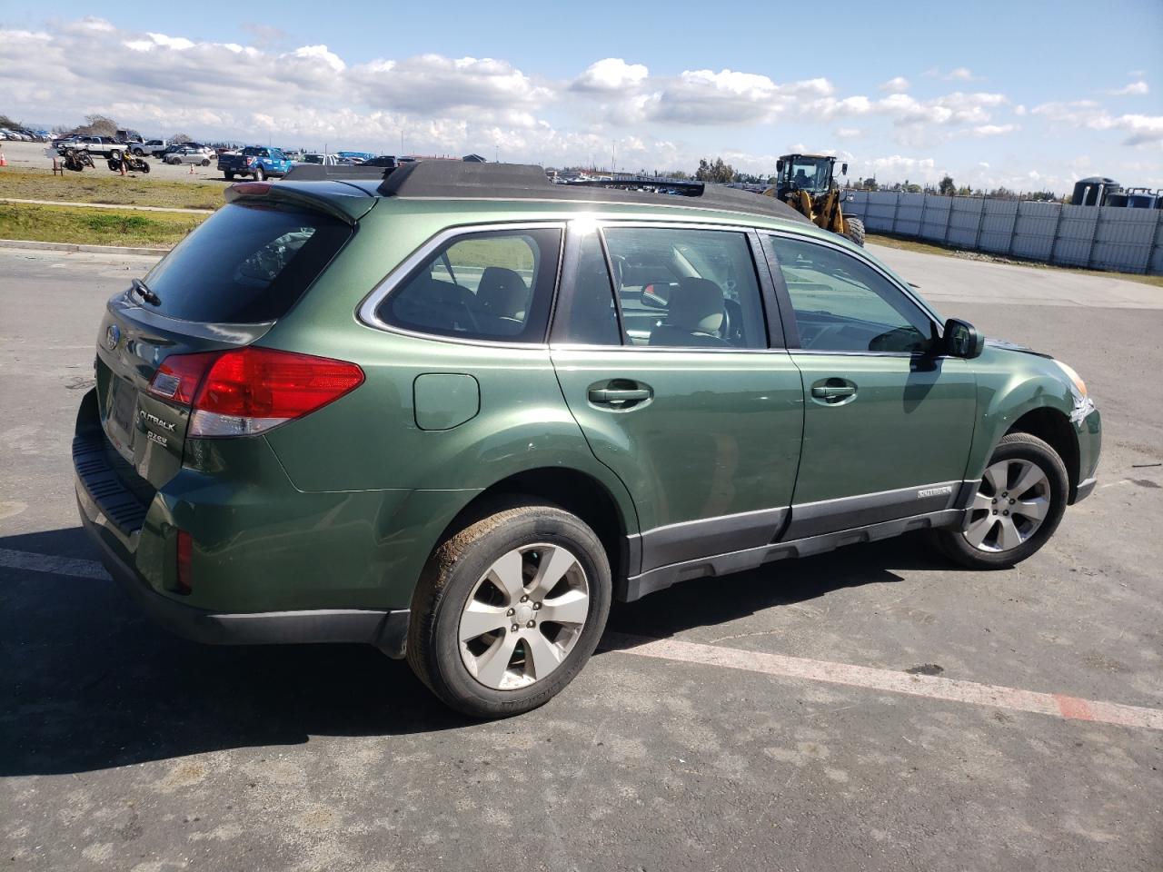 Photo 2 VIN: 4S4BRBAC8C1265634 - SUBARU OUTBACK 