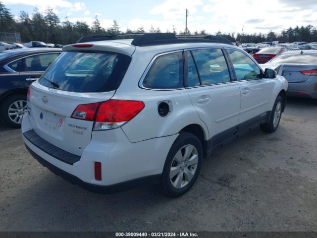 Photo 3 VIN: 4S4BRBAC9C3202269 - SUBARU OUTBACK 