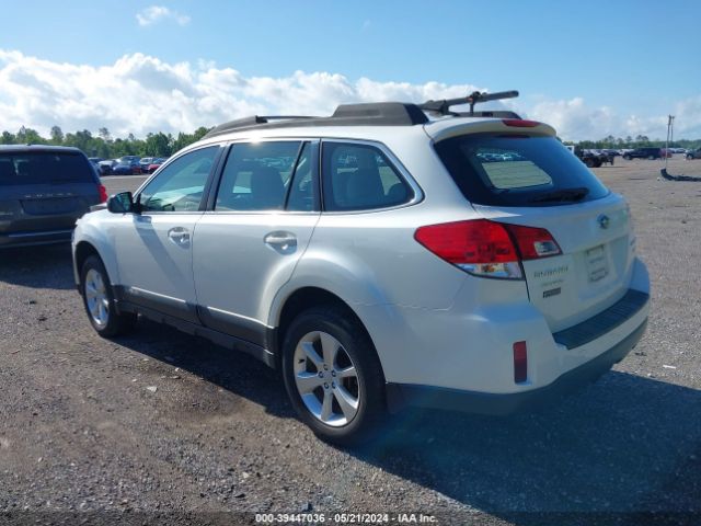 Photo 2 VIN: 4S4BRBAC9E3218586 - SUBARU OUTBACK 