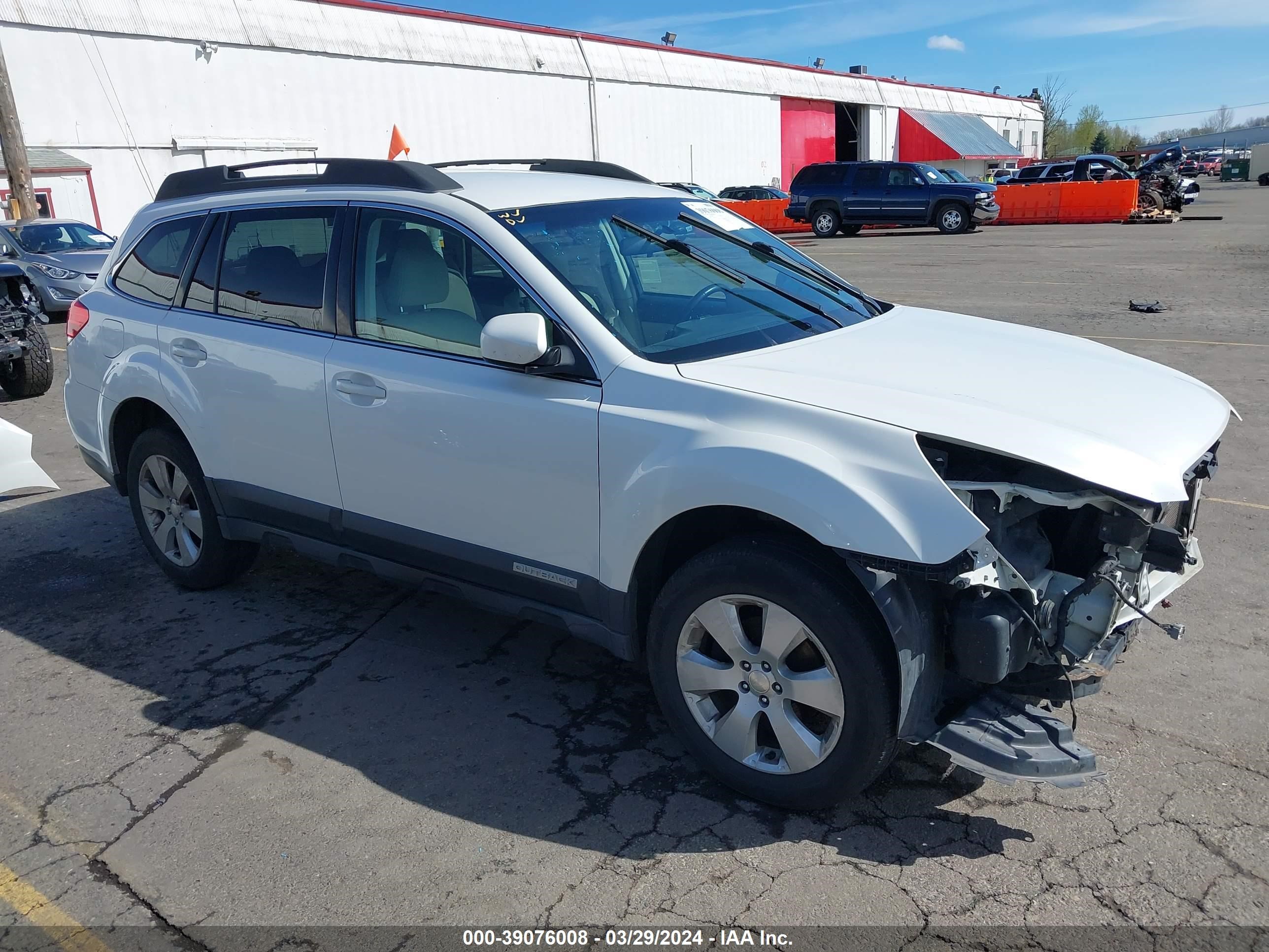 Photo 0 VIN: 4S4BRBBC2B3353368 - SUBARU OUTBACK 