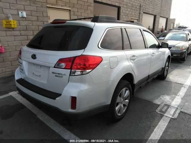 Photo 3 VIN: 4S4BRBCC0B1318967 - SUBARU OUTBACK 