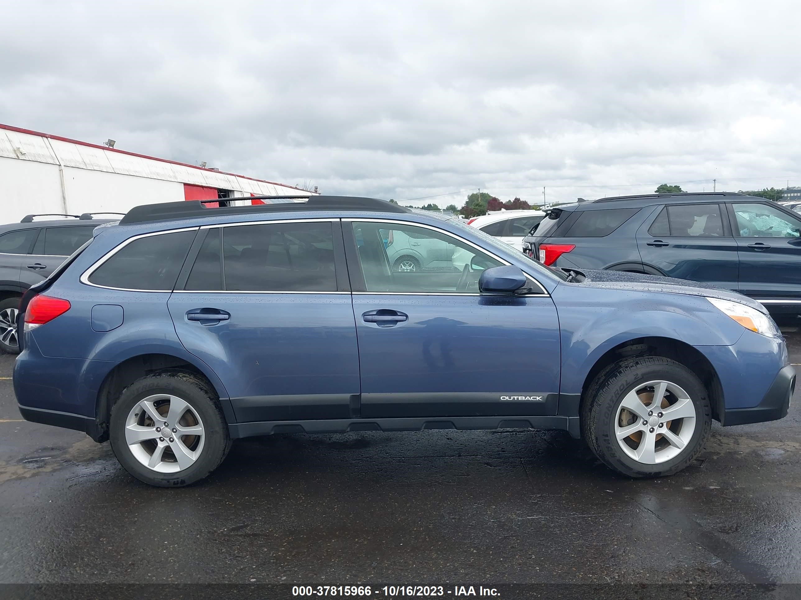 Photo 12 VIN: 4S4BRBCC0D3303957 - SUBARU OUTBACK 