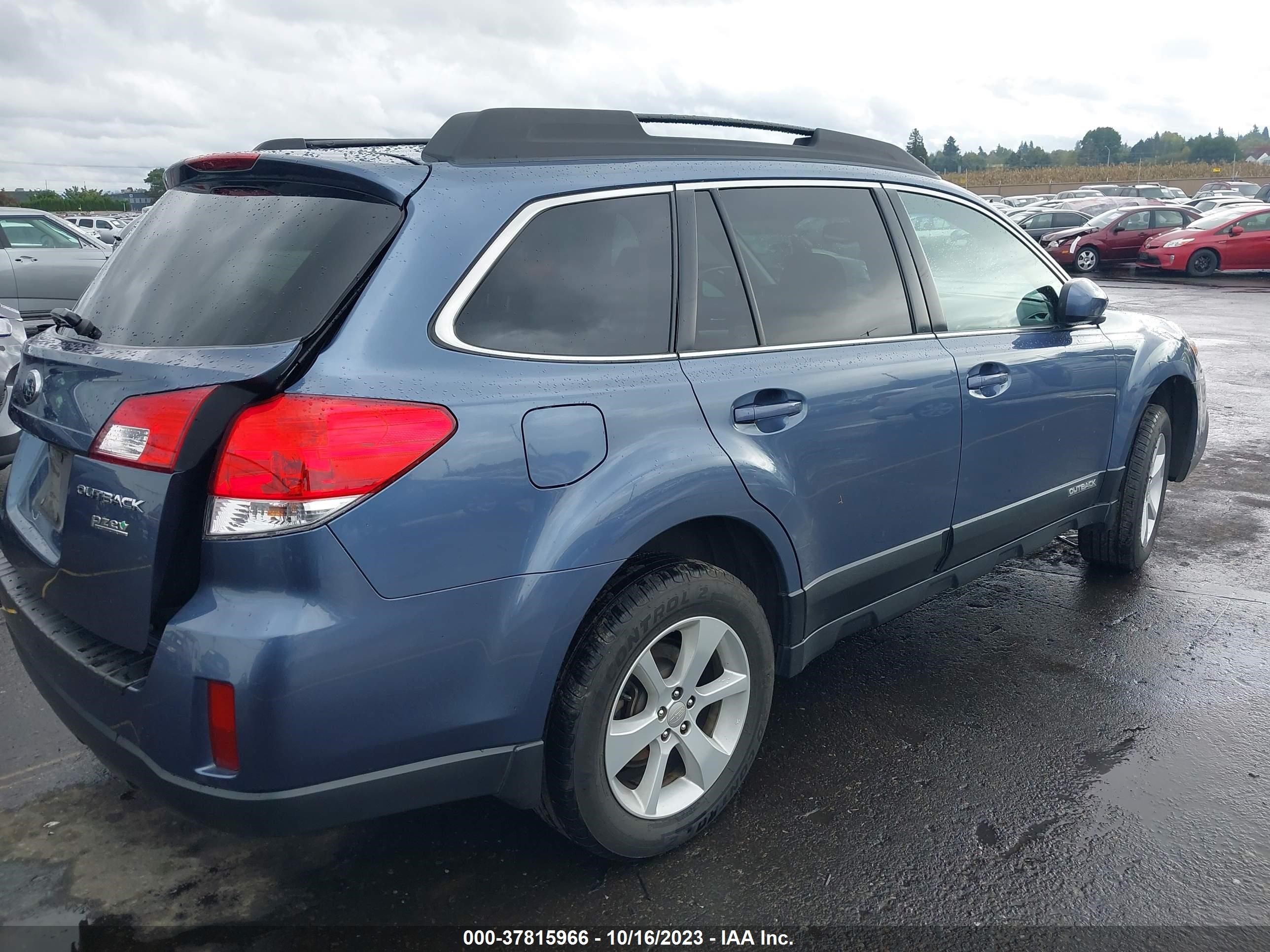 Photo 3 VIN: 4S4BRBCC0D3303957 - SUBARU OUTBACK 