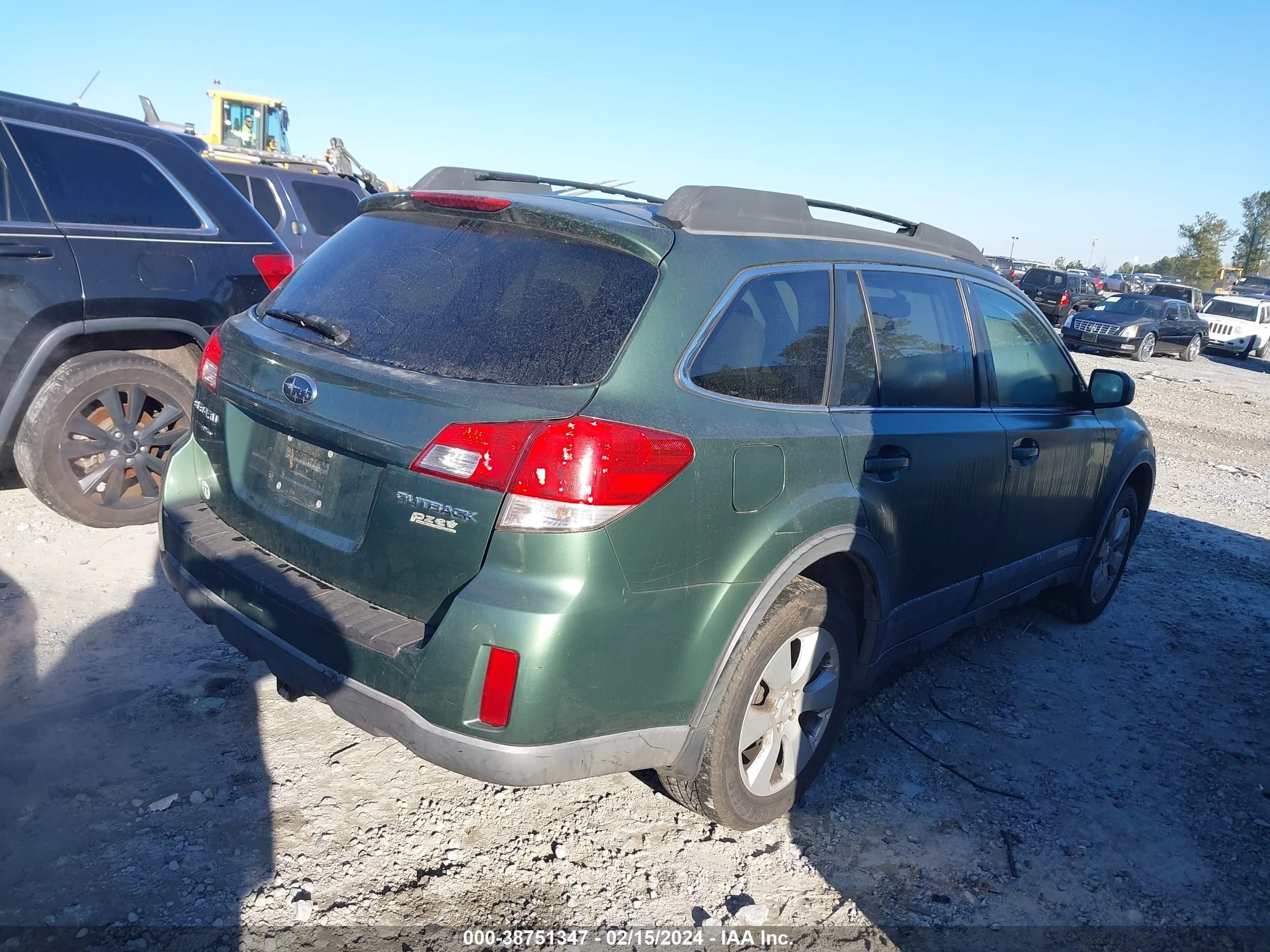 Photo 3 VIN: 4S4BRBCC1B3317881 - SUBARU OUTBACK 