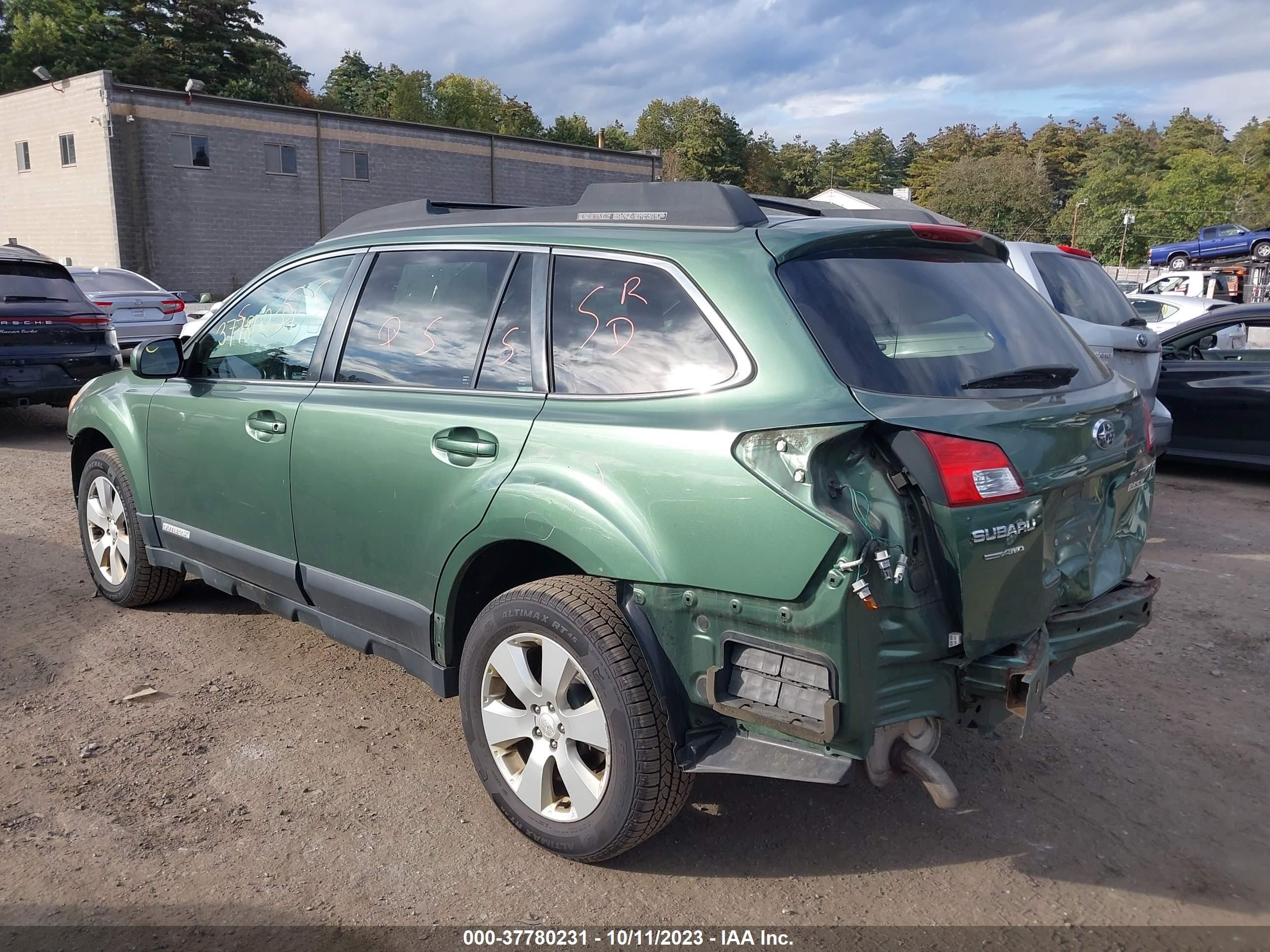 Photo 2 VIN: 4S4BRBCC1C3244822 - SUBARU OUTBACK 