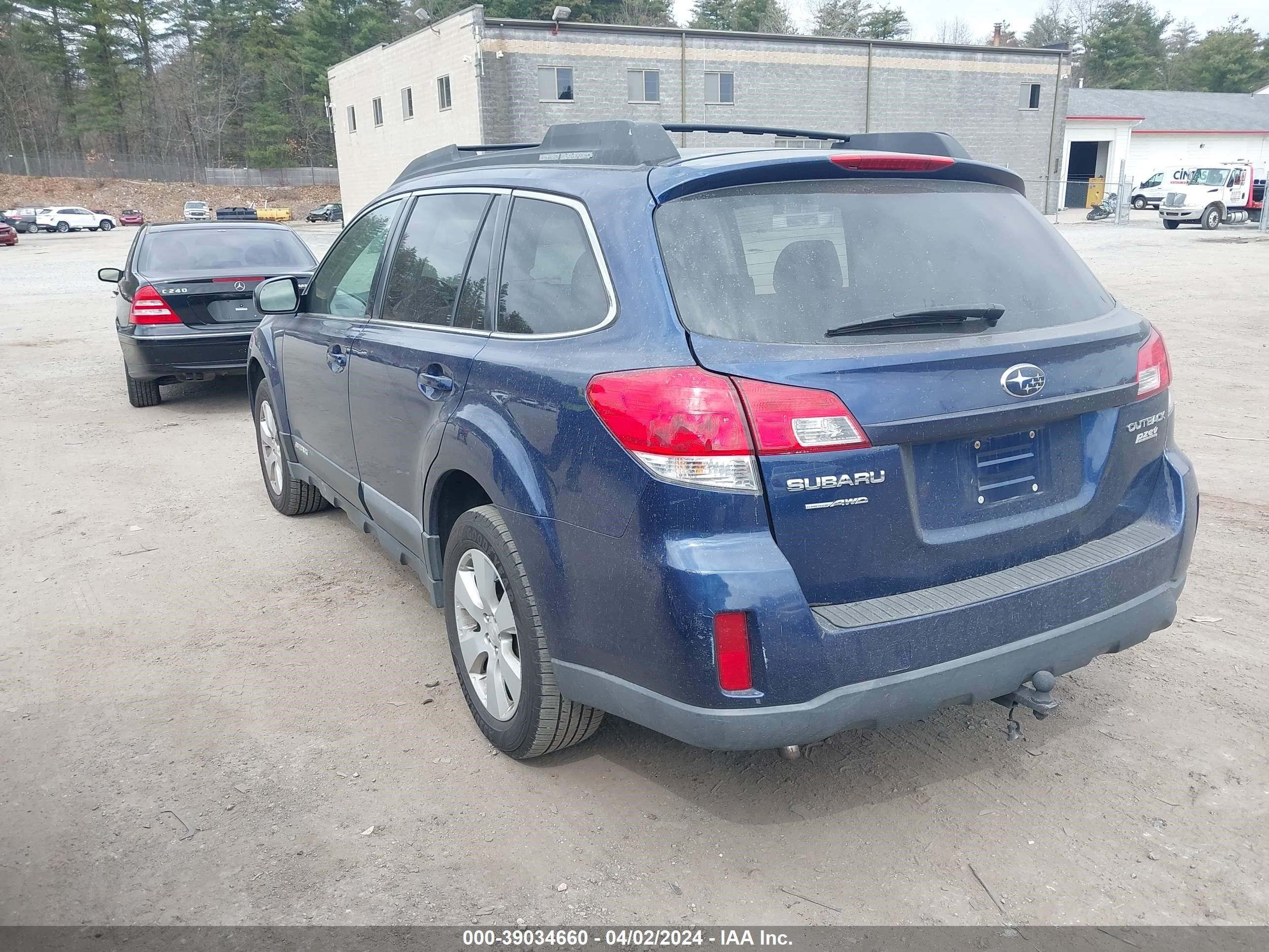 Photo 2 VIN: 4S4BRBCC2A3345669 - SUBARU OUTBACK 