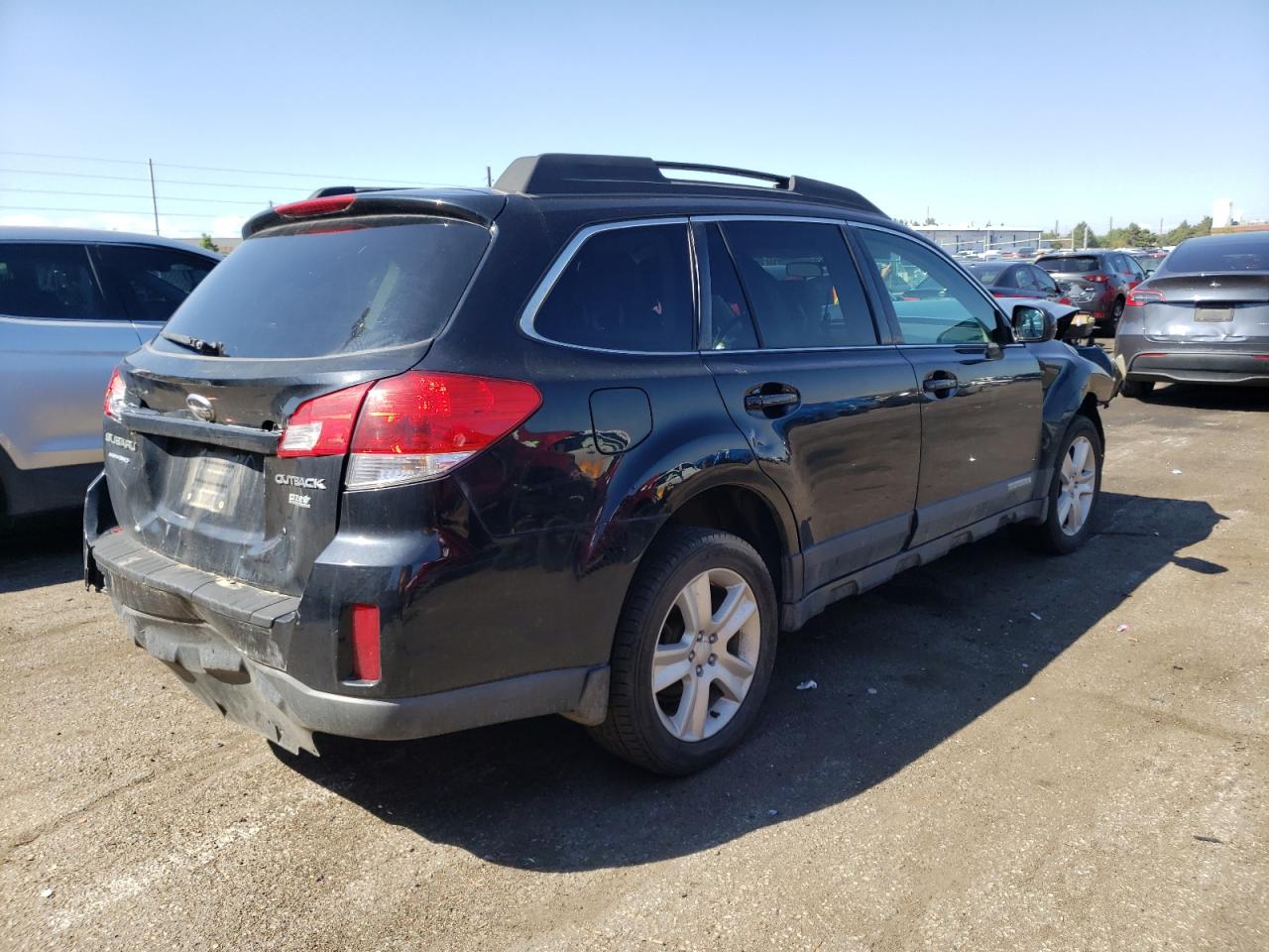 Photo 2 VIN: 4S4BRBCC2B1437037 - SUBARU OUTBACK 