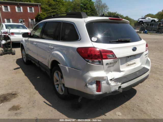 Photo 2 VIN: 4S4BRBCC2E3220015 - SUBARU OUTBACK 