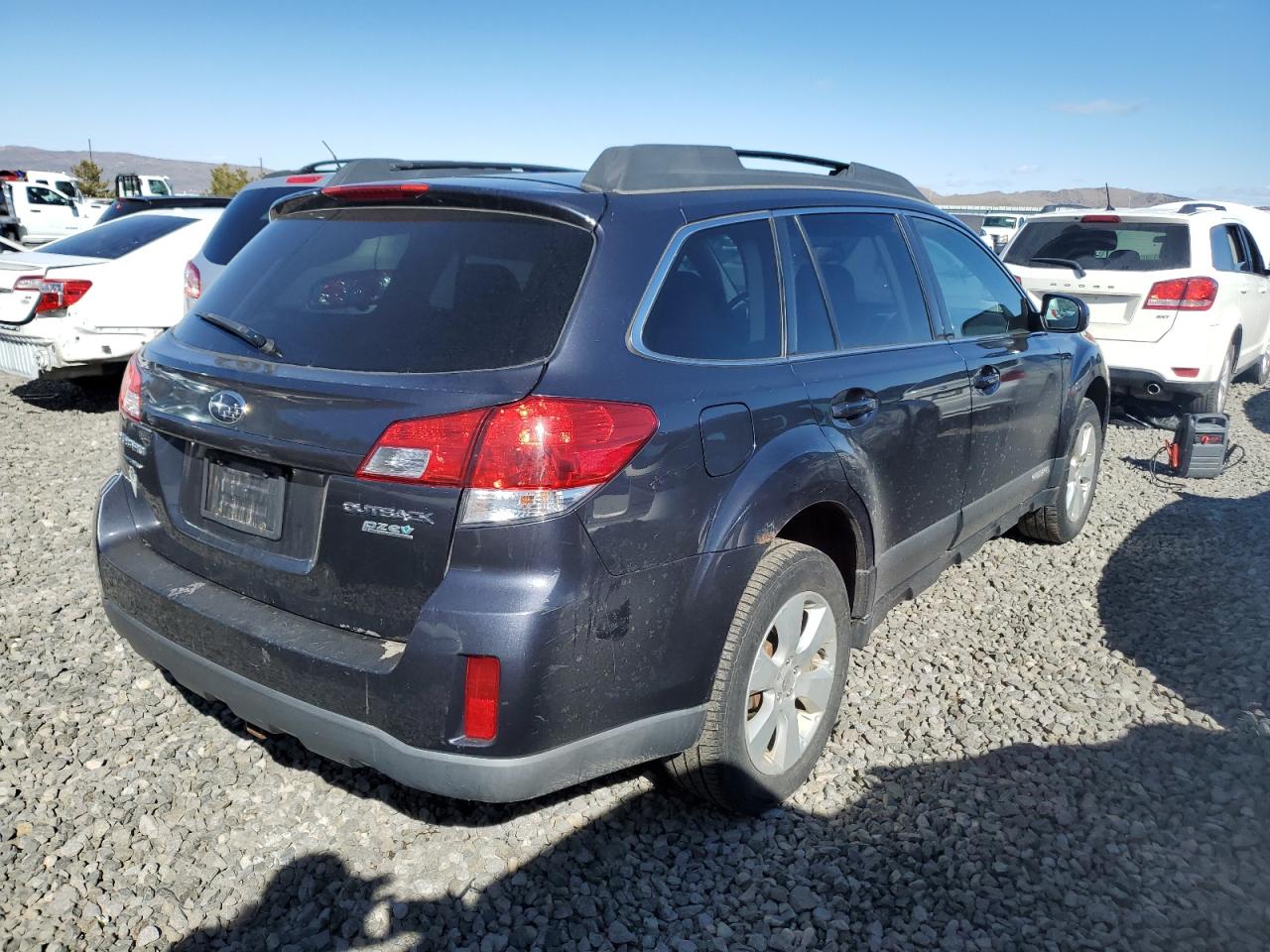 Photo 2 VIN: 4S4BRBCC4A1338797 - SUBARU OUTBACK 