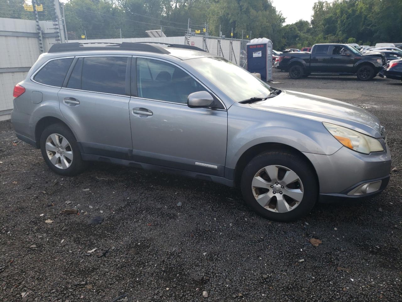 Photo 3 VIN: 4S4BRBCC6B3325104 - SUBARU OUTBACK 