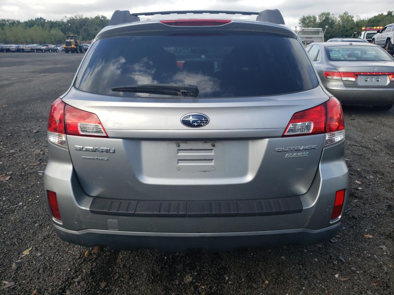 Photo 5 VIN: 4S4BRBCC6B3325104 - SUBARU OUTBACK 