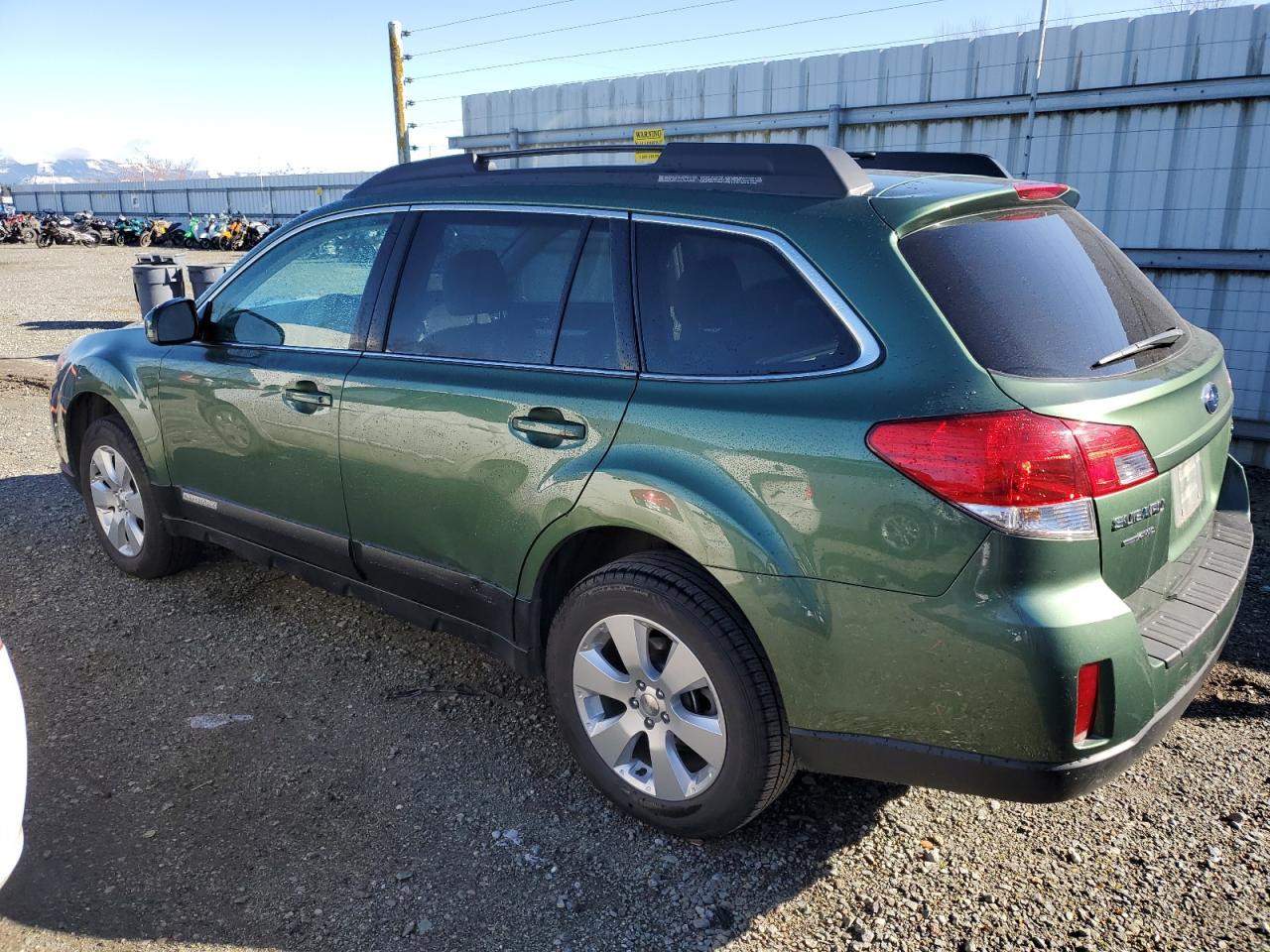 Photo 1 VIN: 4S4BRBCC7B3327864 - SUBARU OUTBACK 