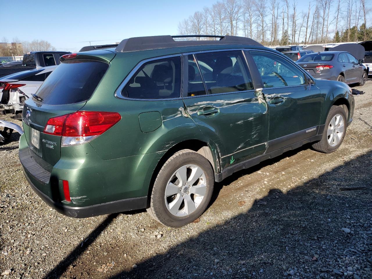 Photo 2 VIN: 4S4BRBCC7B3327864 - SUBARU OUTBACK 