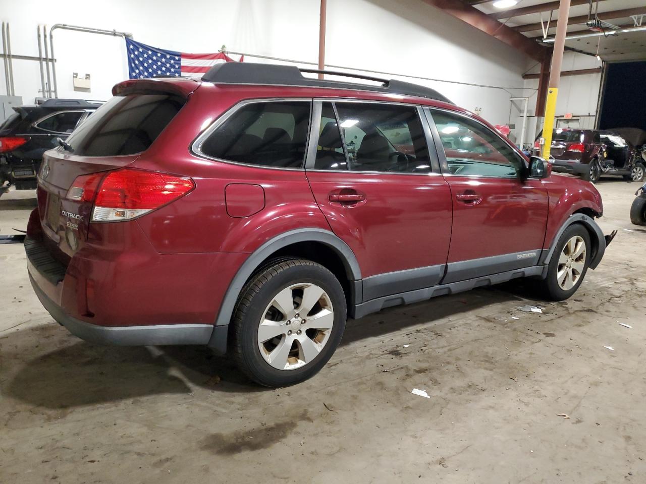 Photo 2 VIN: 4S4BRBCC8B3339621 - SUBARU OUTBACK 