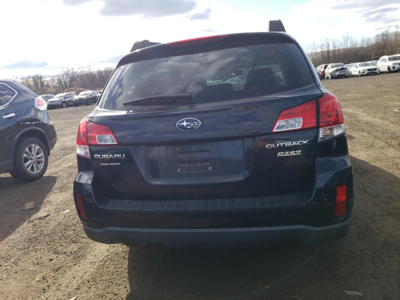 Photo 5 VIN: 4S4BRBCC8D1234740 - SUBARU OUTBACK 