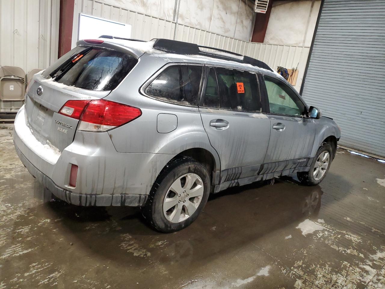 Photo 2 VIN: 4S4BRBCC9C3301607 - SUBARU OUTBACK 