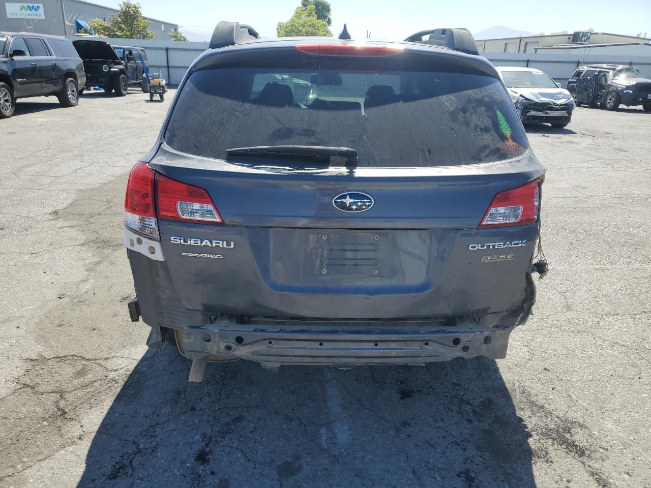 Photo 5 VIN: 4S4BRBCCXE1254389 - SUBARU OUTBACK 