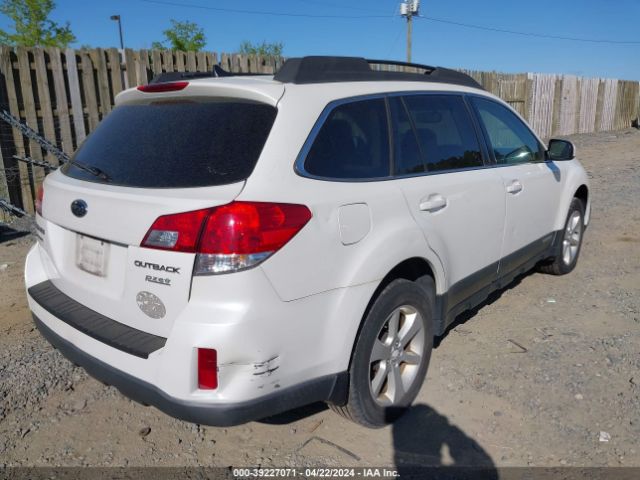 Photo 3 VIN: 4S4BRBDC5E3213607 - SUBARU OUTBACK 