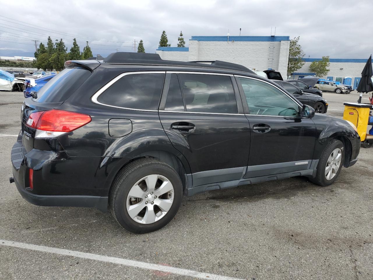 Photo 2 VIN: 4S4BRBFC7C3246604 - SUBARU OUTBACK 