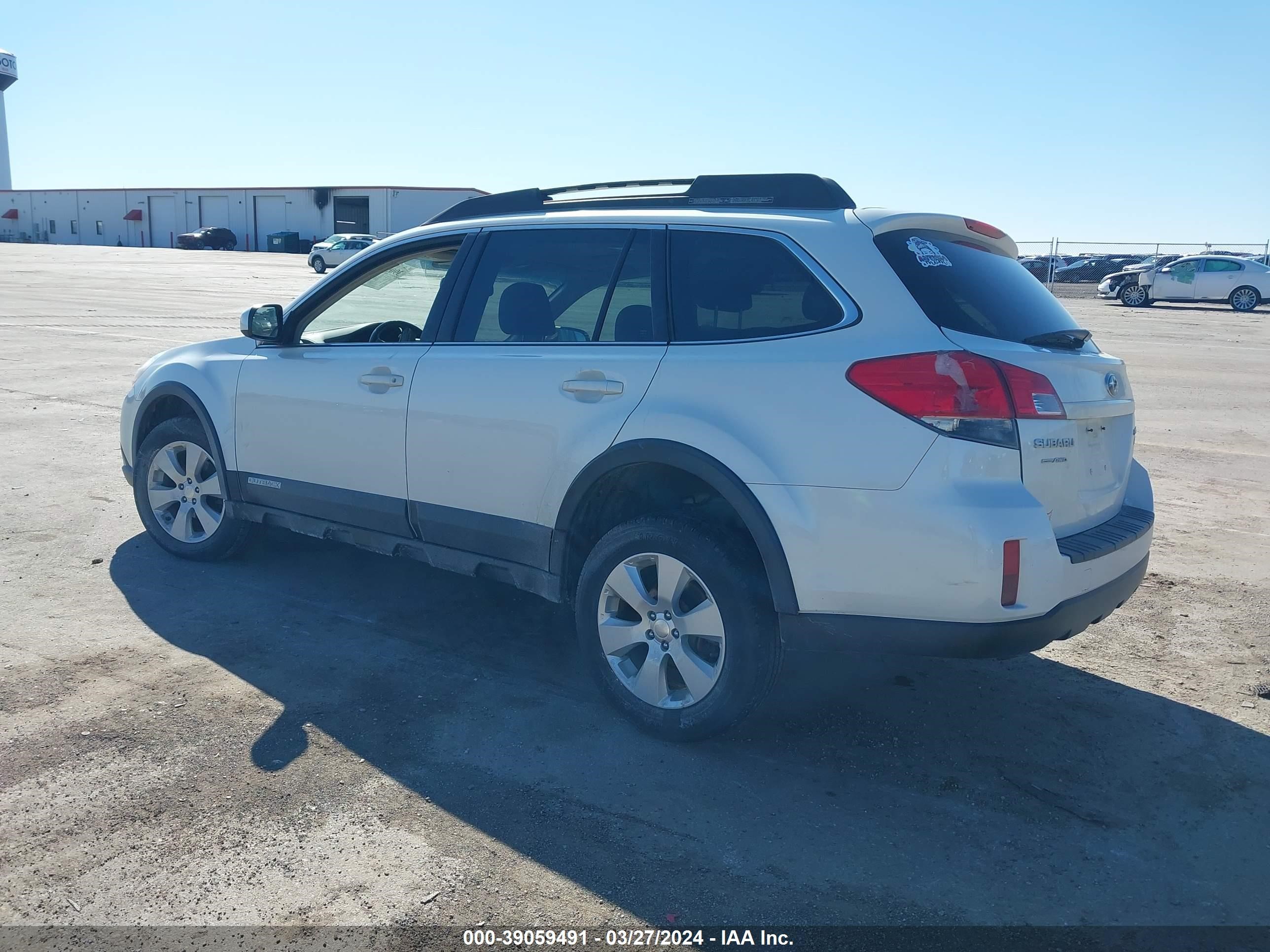 Photo 2 VIN: 4S4BRBGC1A3368192 - SUBARU OUTBACK 