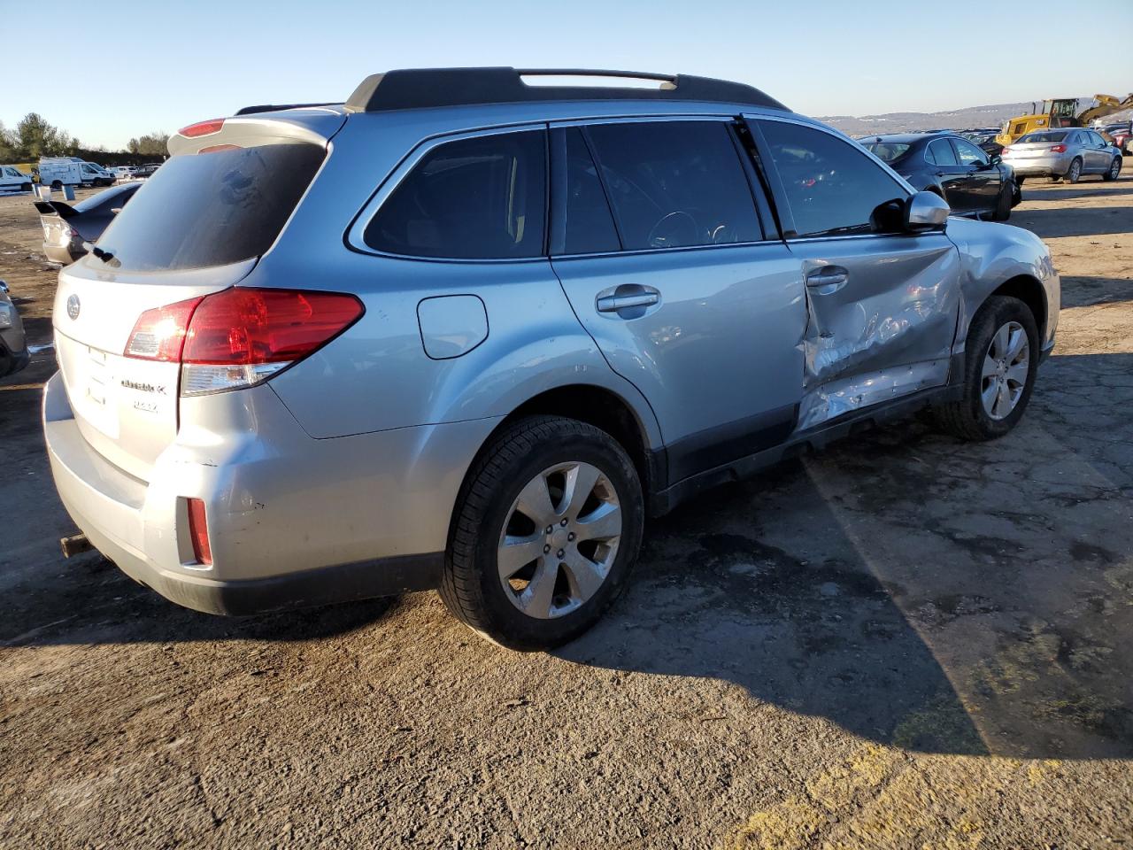 Photo 2 VIN: 4S4BRBGC1C3217761 - SUBARU OUTBACK 