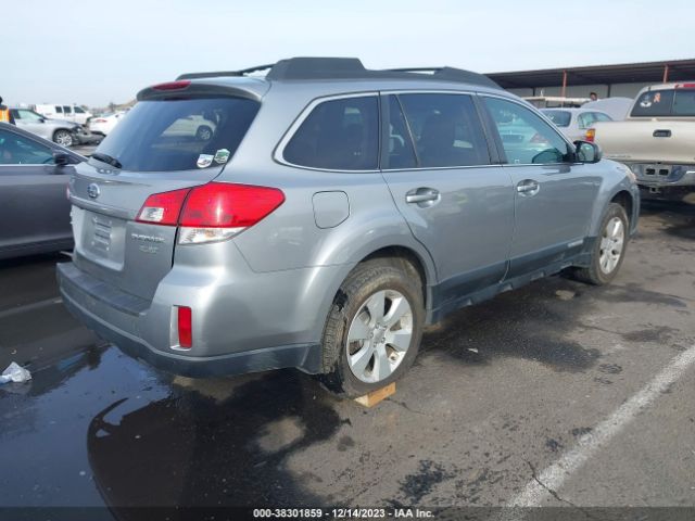 Photo 3 VIN: 4S4BRBGC3B3339200 - SUBARU OUTBACK 