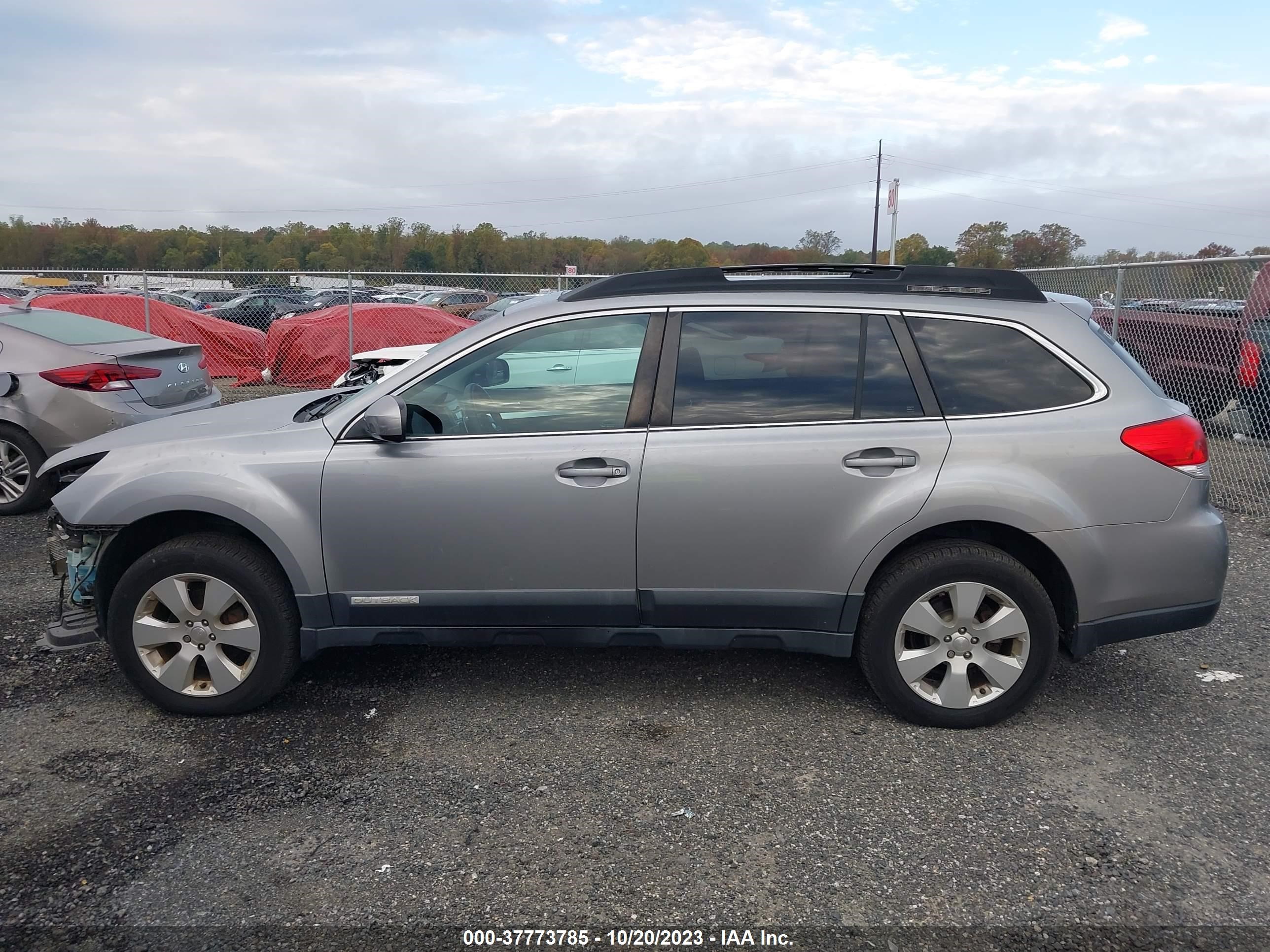 Photo 13 VIN: 4S4BRBGC4B3396599 - SUBARU OUTBACK 