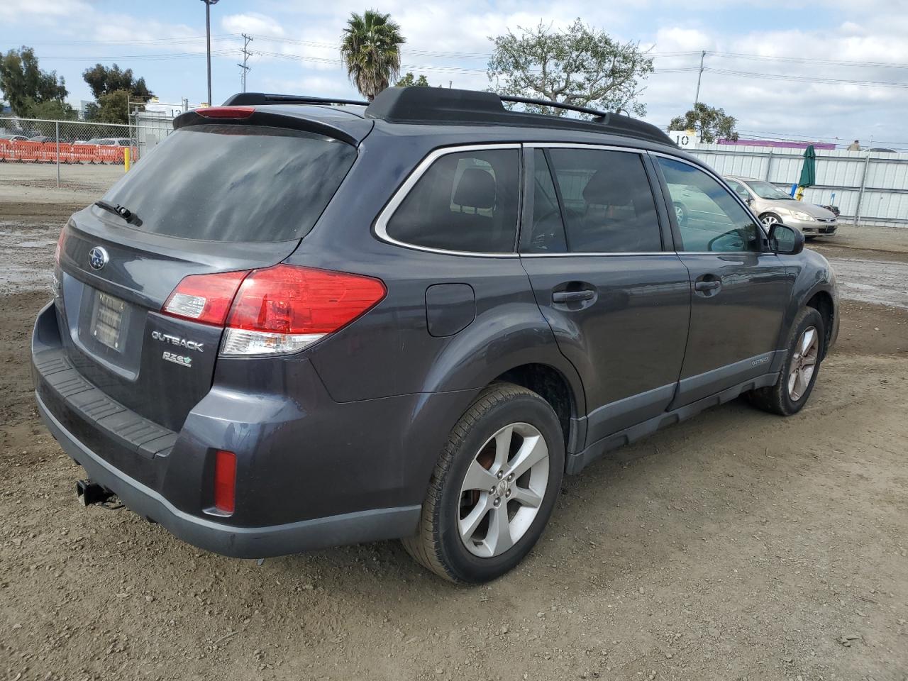 Photo 2 VIN: 4S4BRBGC5D3296045 - SUBARU OUTBACK 