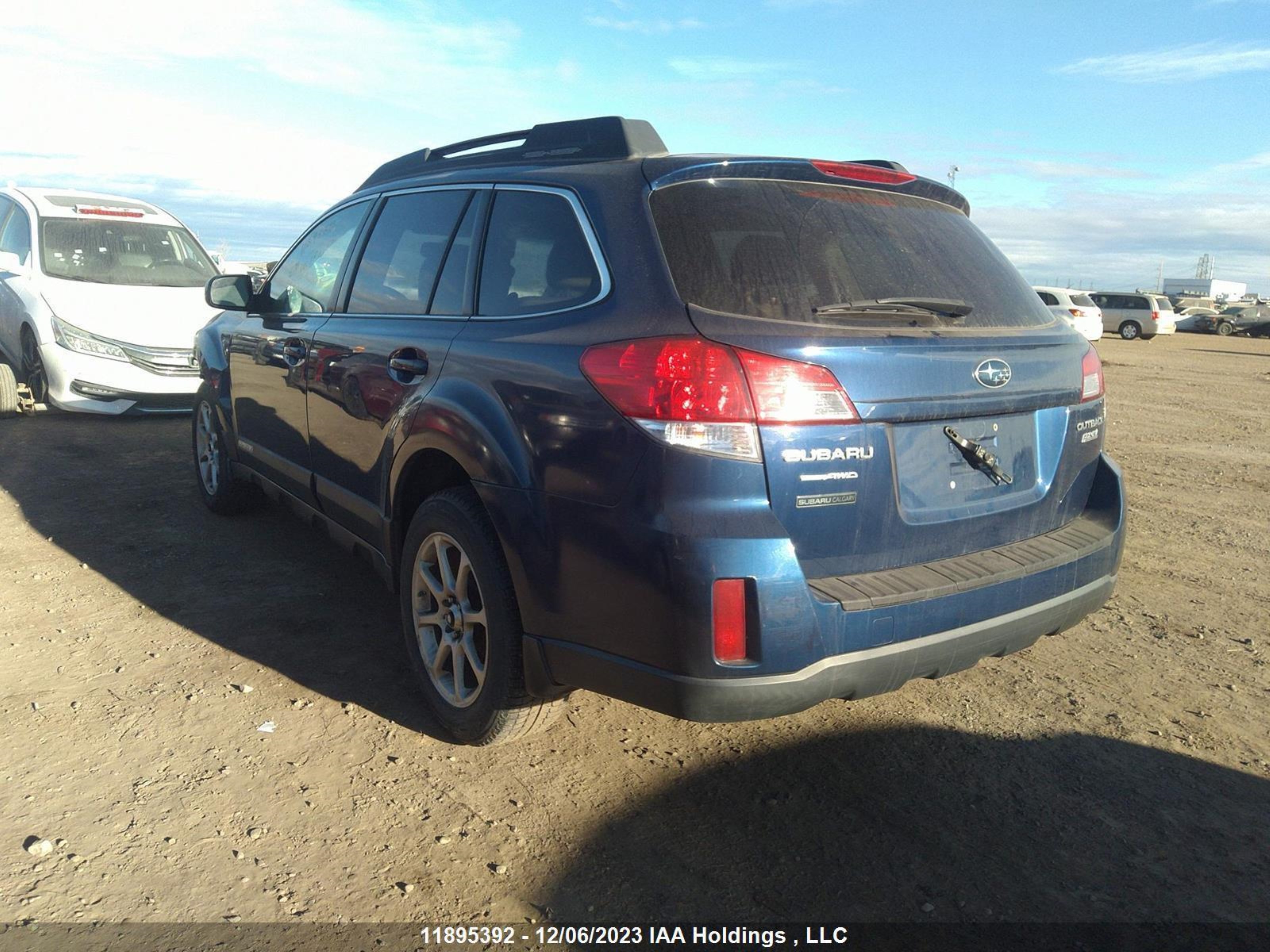 Photo 2 VIN: 4S4BRBGC6A3355180 - SUBARU OUTBACK 