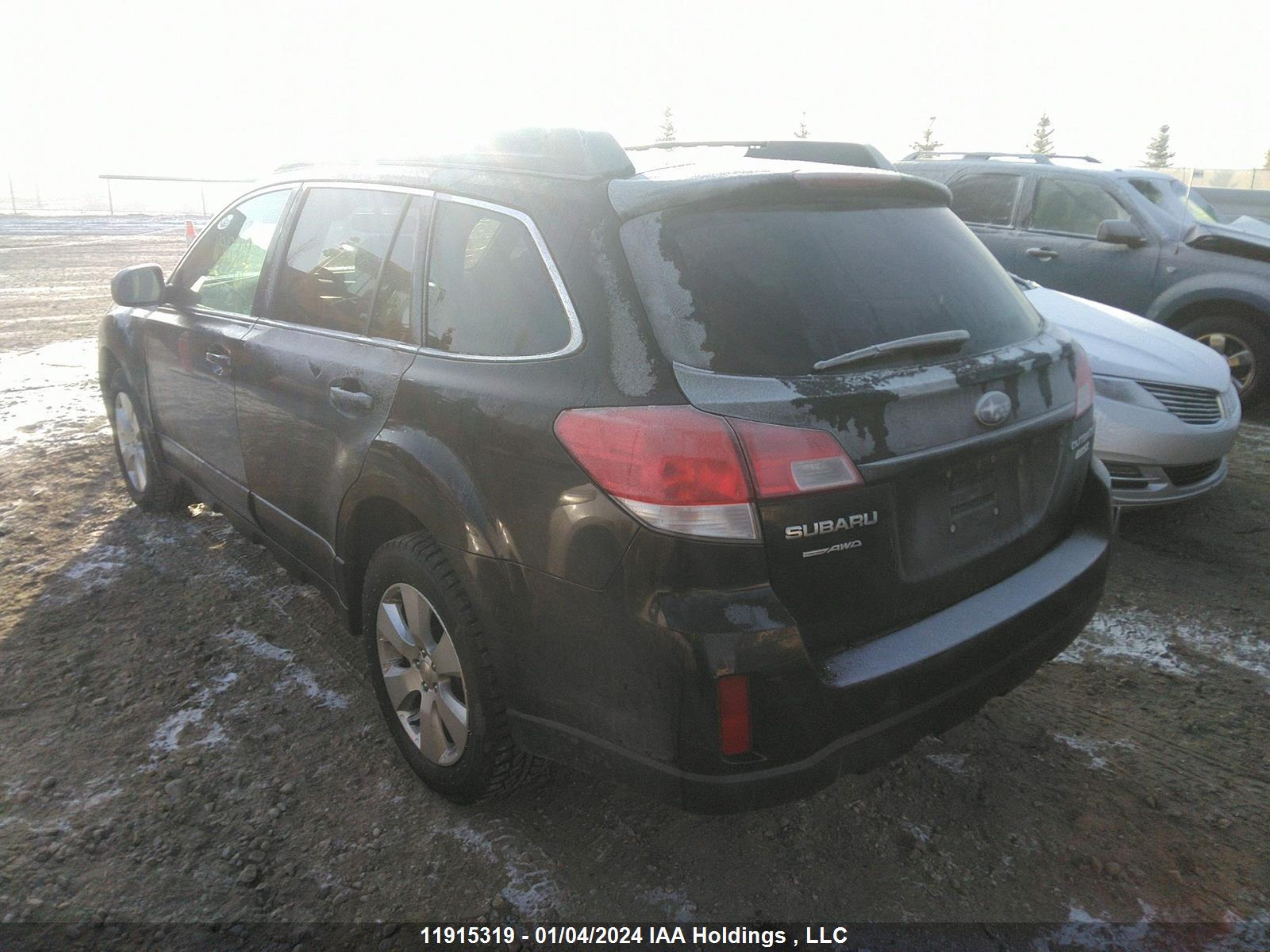 Photo 2 VIN: 4S4BRBGC9B3311336 - SUBARU OUTBACK 