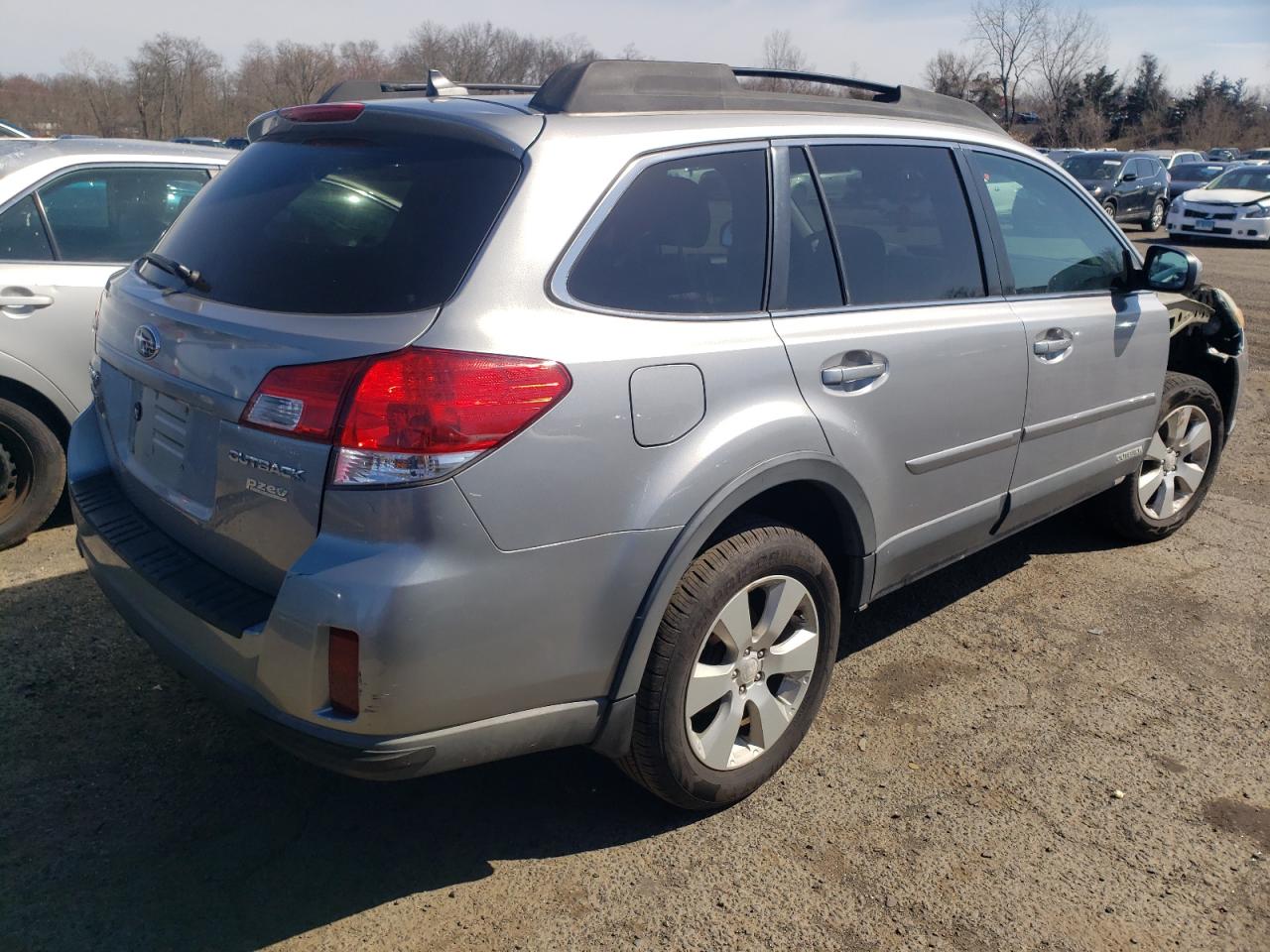 Photo 2 VIN: 4S4BRBHC3B3386094 - SUBARU OUTBACK 