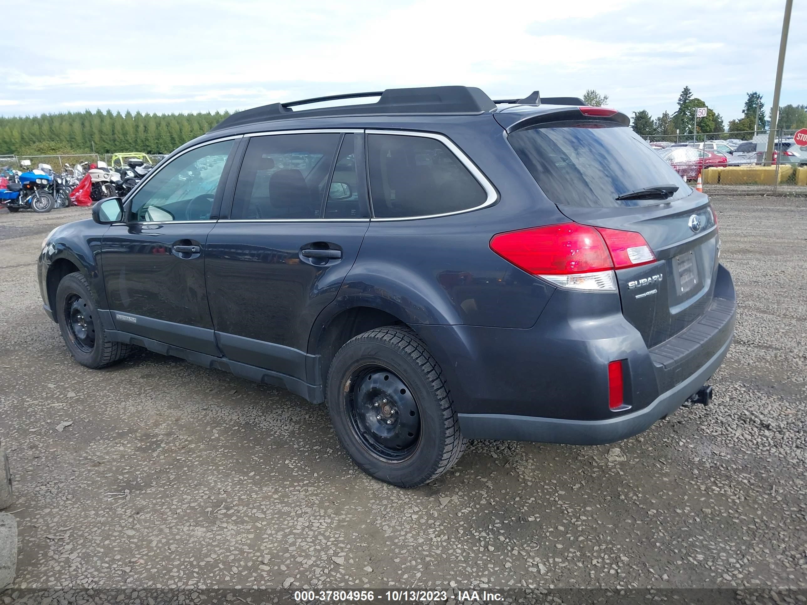 Photo 2 VIN: 4S4BRBJC9B3386613 - SUBARU OUTBACK 