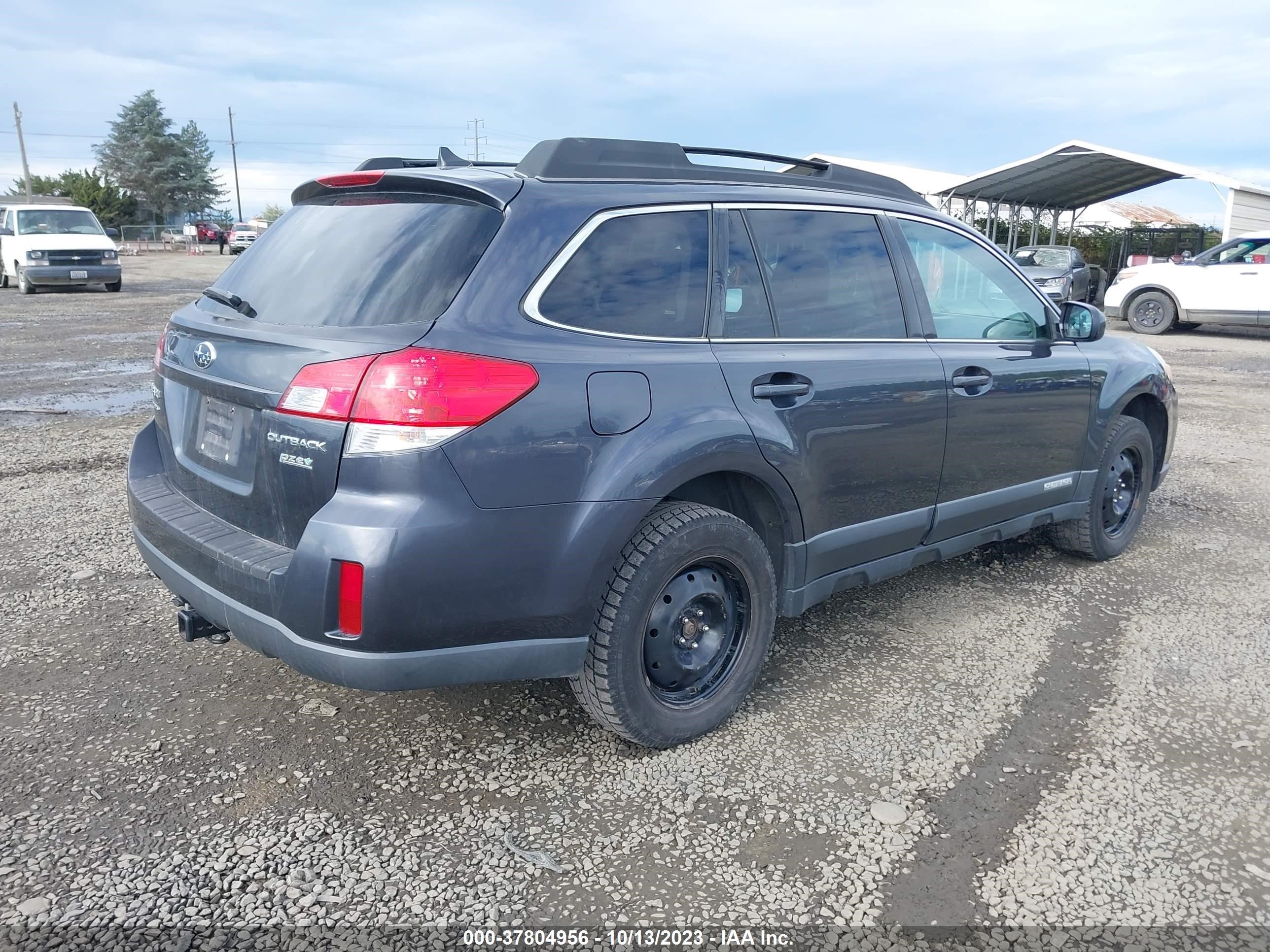 Photo 3 VIN: 4S4BRBJC9B3386613 - SUBARU OUTBACK 