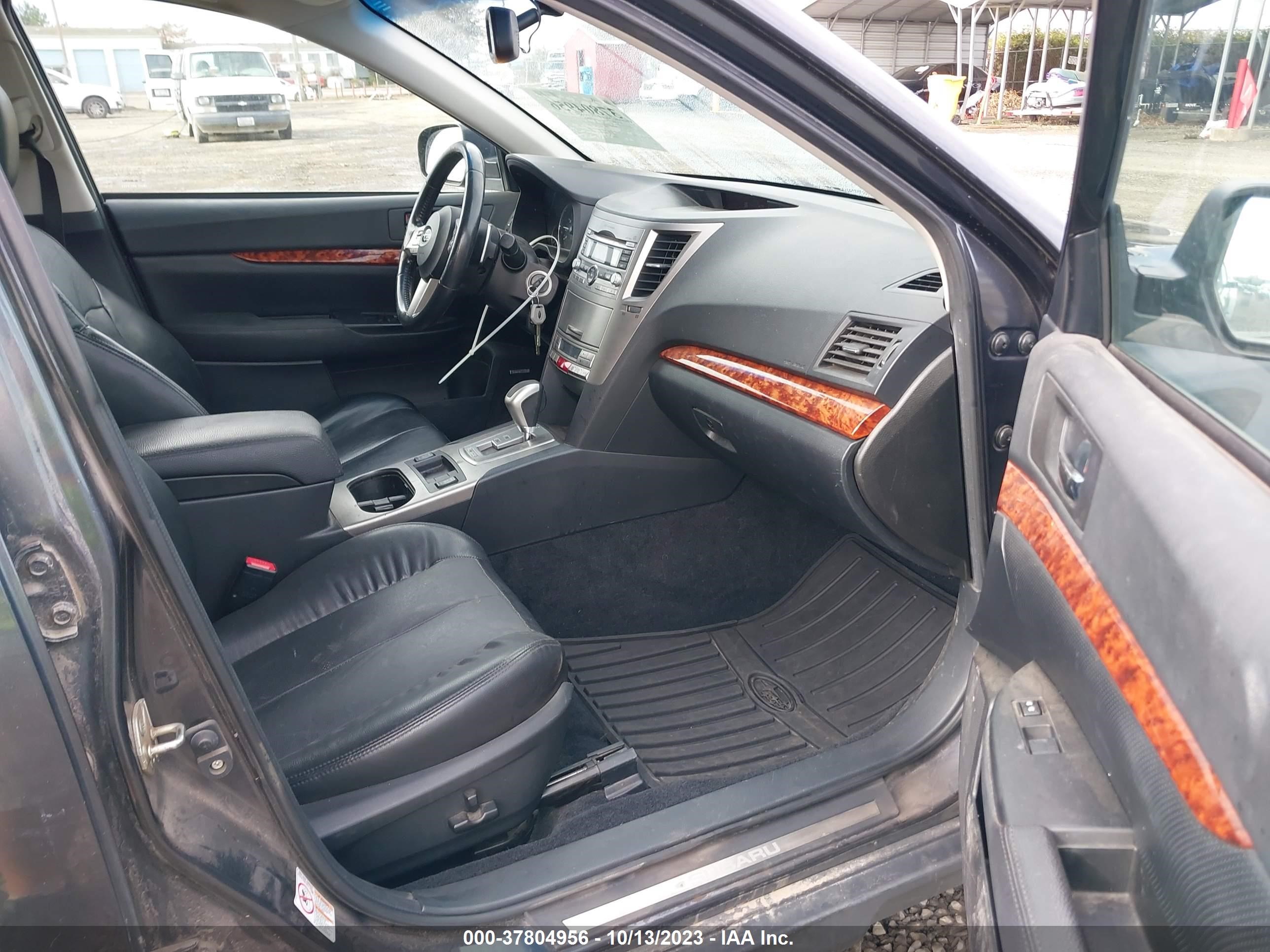 Photo 4 VIN: 4S4BRBJC9B3386613 - SUBARU OUTBACK 