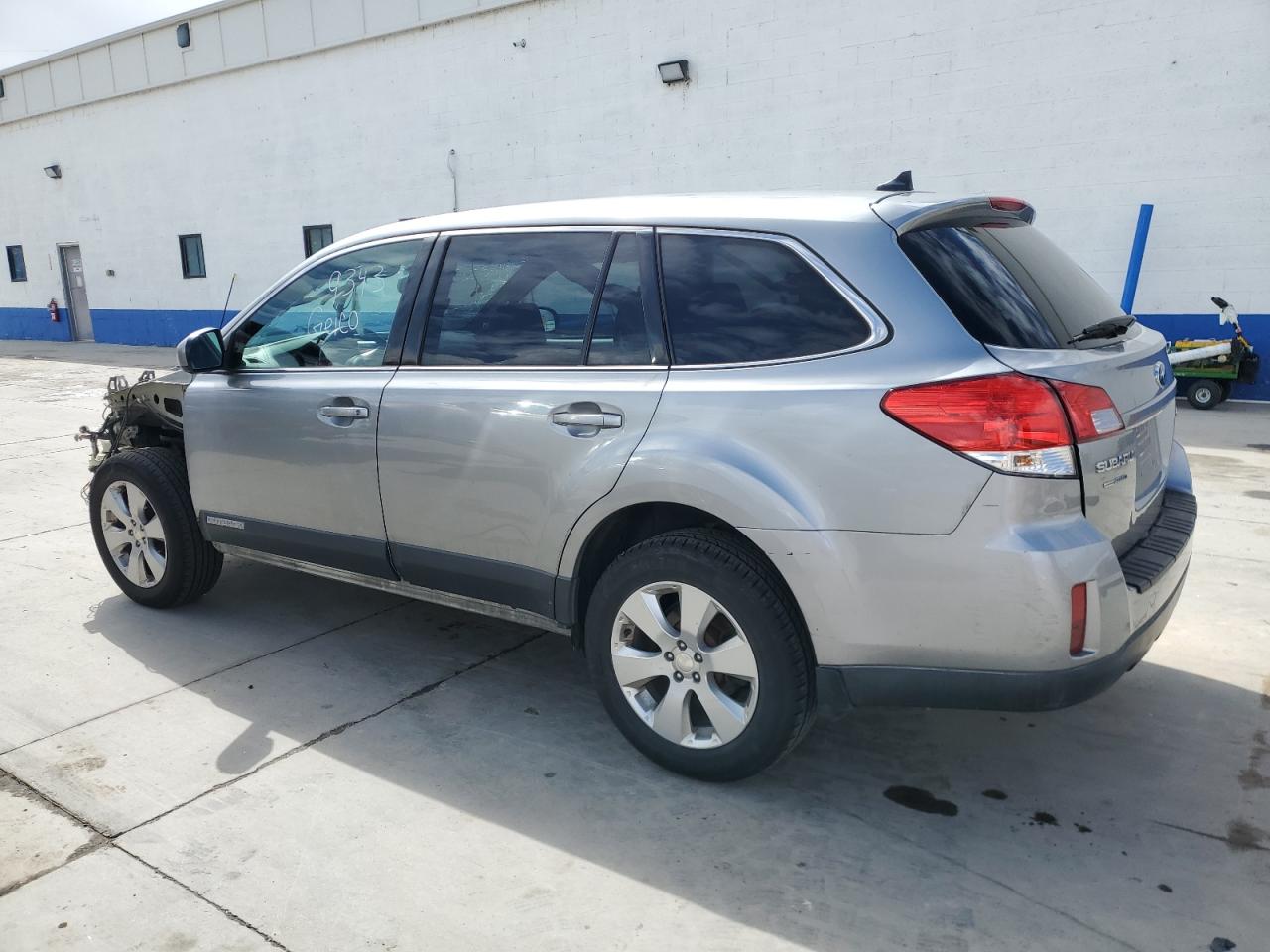 Photo 1 VIN: 4S4BRBKC0B3369889 - SUBARU OUTBACK 