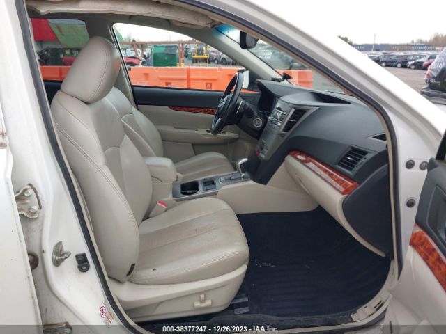 Photo 4 VIN: 4S4BRBKC0B3393383 - SUBARU OUTBACK 