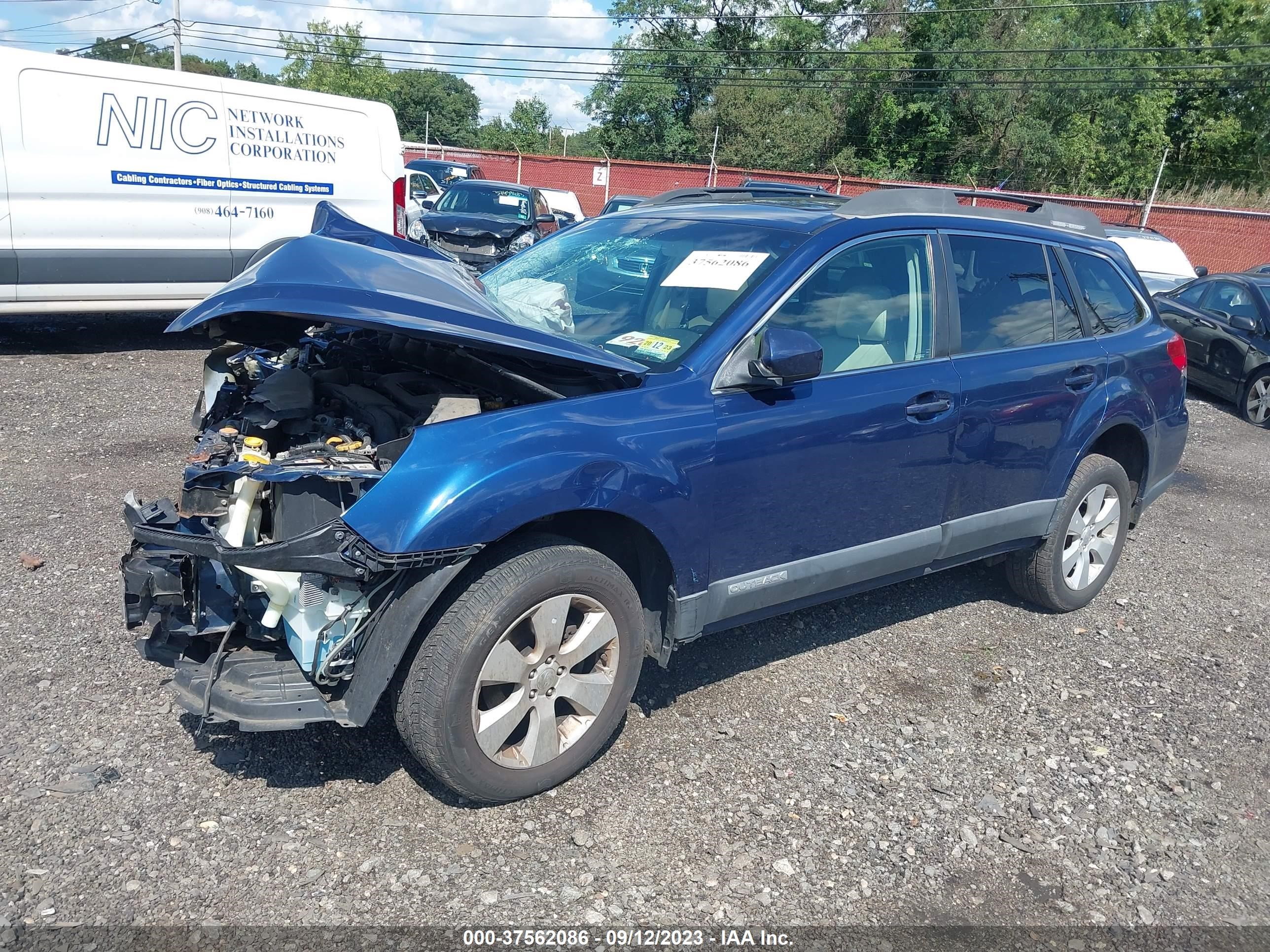 Photo 1 VIN: 4S4BRBKC1B3357413 - SUBARU OUTBACK 