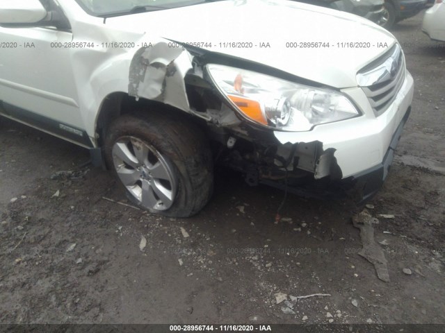 Photo 5 VIN: 4S4BRBKC1B3444227 - SUBARU OUTBACK 