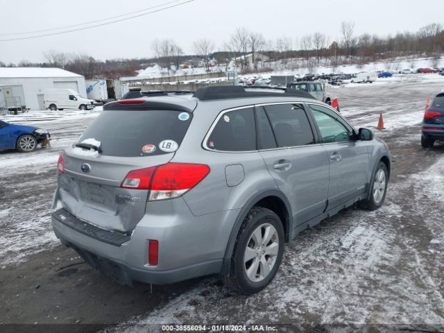 Photo 3 VIN: 4S4BRBKC3A3333581 - SUBARU OUTBACK 