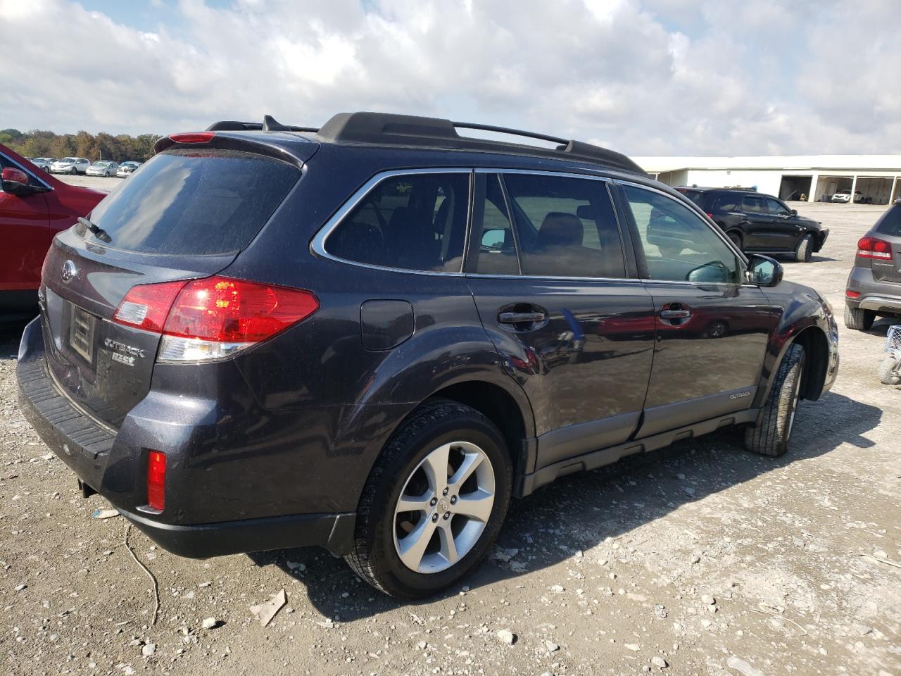 Photo 2 VIN: 4S4BRBKC3D3251015 - SUBARU OUTBACK 