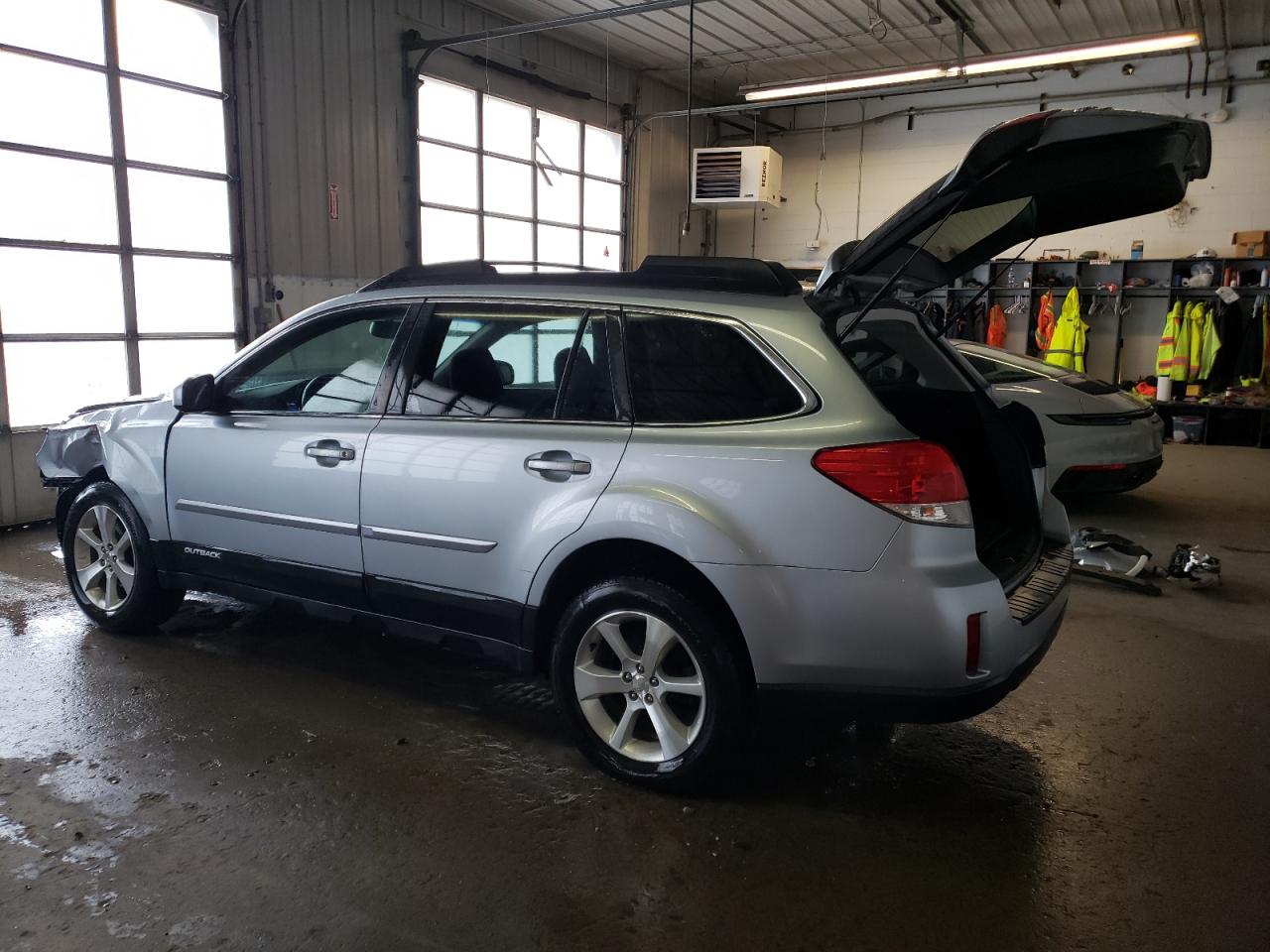 Photo 1 VIN: 4S4BRBKC3D3305901 - SUBARU OUTBACK 