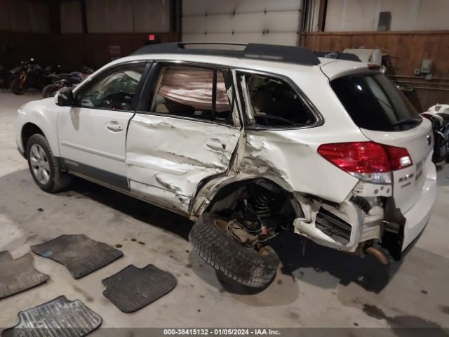 Photo 2 VIN: 4S4BRBKC4C3290114 - SUBARU OUTBACK 