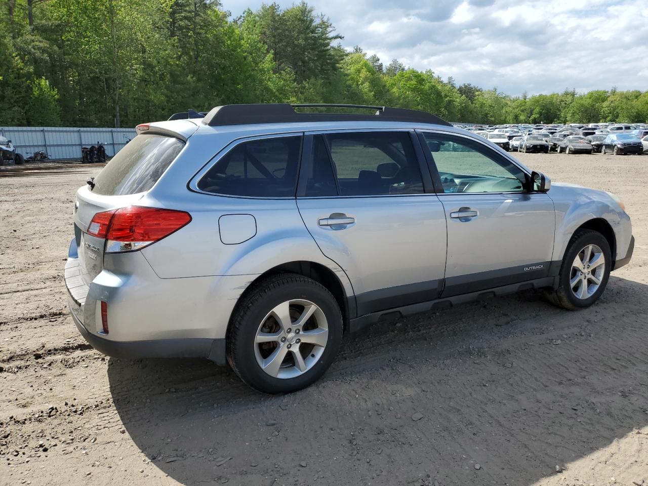 Photo 2 VIN: 4S4BRBKC4D3297825 - SUBARU OUTBACK 