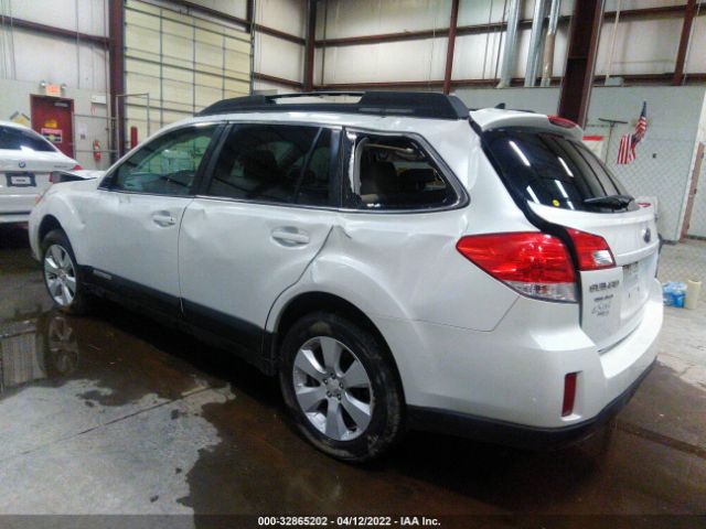 Photo 2 VIN: 4S4BRBKC6B3403673 - SUBARU OUTBACK 