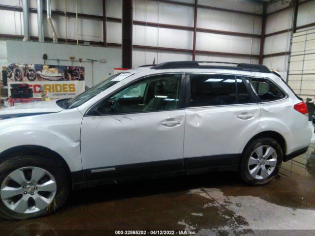 Photo 5 VIN: 4S4BRBKC6B3403673 - SUBARU OUTBACK 